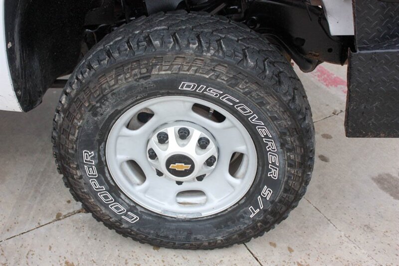 2012 Chevrolet Silverado 2500HD Work Truck - Photo 38 - Arlington, TX 76011