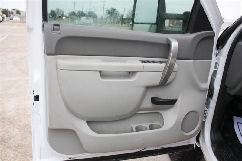 2012 Chevrolet Silverado 2500HD Work Truck - Photo 13 - Arlington, TX 76011