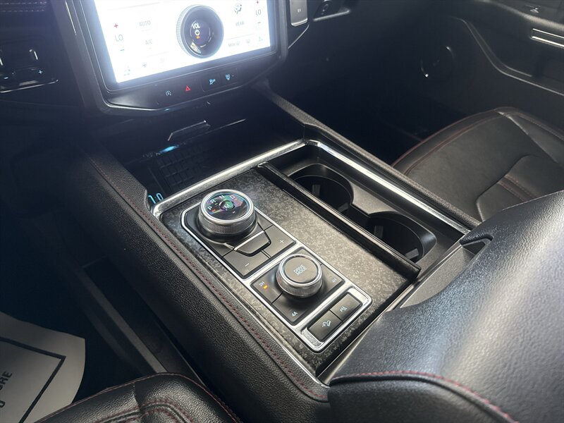 2023 Ford Expedition MAX Limited - Photo 26 - Arlington, TX 76011