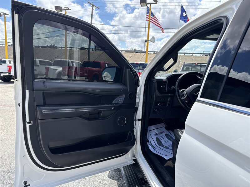 2023 Ford Expedition MAX Limited - Photo 12 - Arlington, TX 76011