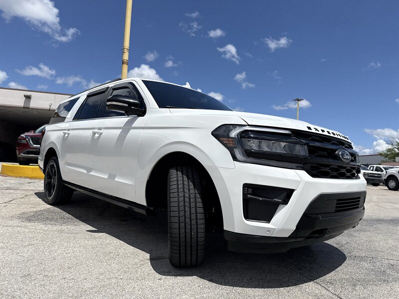 2023 Ford Expedition MAX Limited - Photo 3 - Arlington, TX 76011