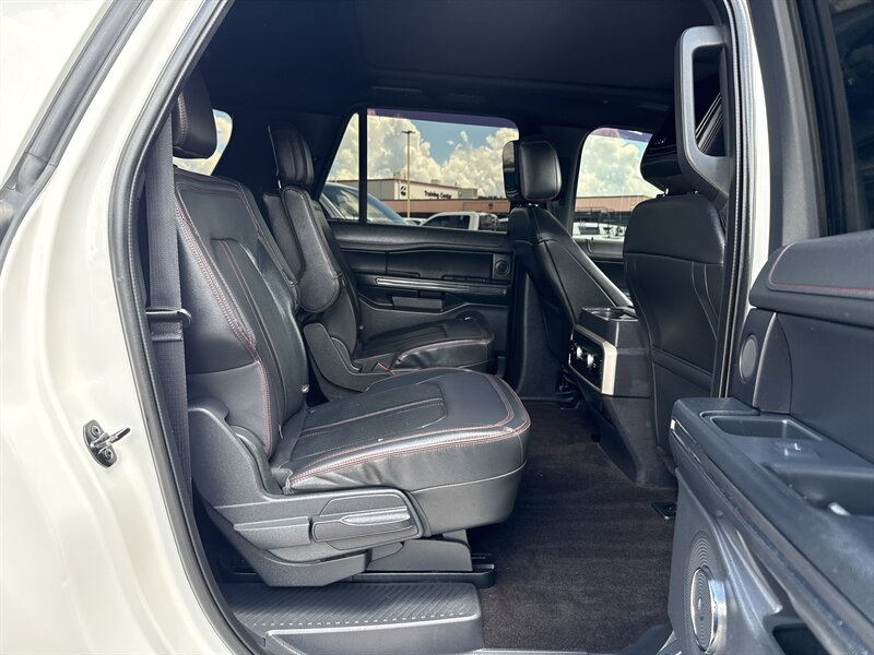 2023 Ford Expedition MAX Limited - Photo 19 - Arlington, TX 76011