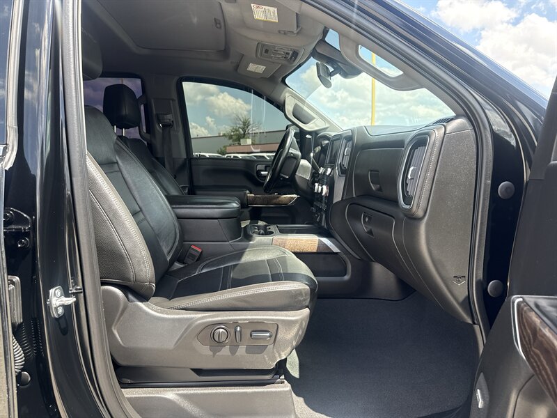 2023 GMC Sierra 3500HD Denali - Photo 19 - Arlington, TX 76011
