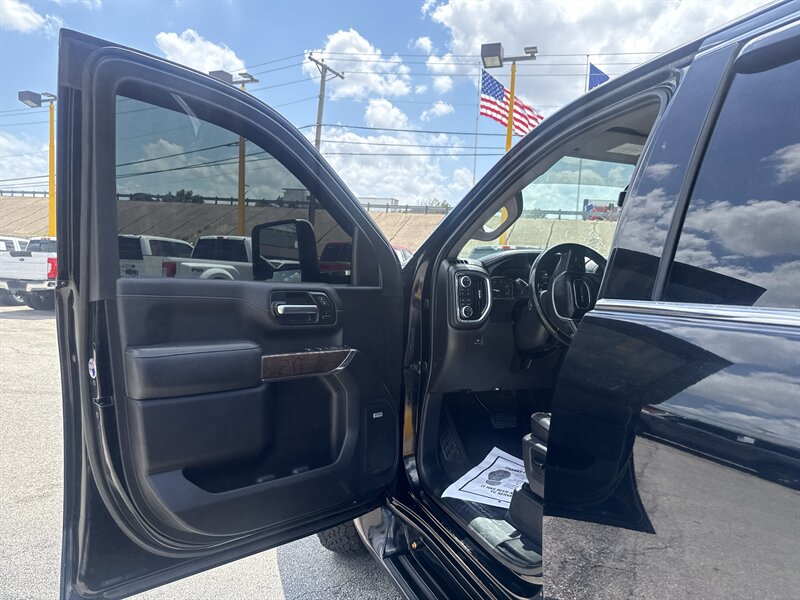2023 GMC Sierra 3500HD Denali - Photo 14 - Arlington, TX 76011