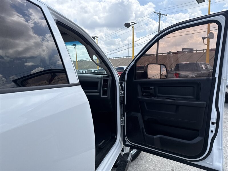 2018 RAM 3500 Tradesman - Photo 16 - Arlington, TX 76011