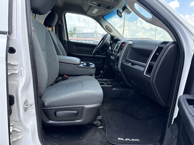 2018 RAM 3500 Tradesman - Photo 17 - Arlington, TX 76011