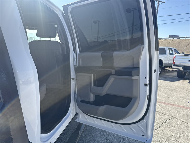 2017 FORD F550 Xl - Photo 19 - Arlington, TX 76011