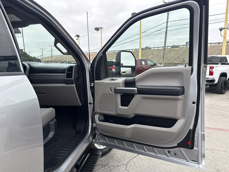 2021 Ford F-250 Super Duty Lariat - Photo 18 - Arlington, TX 76011