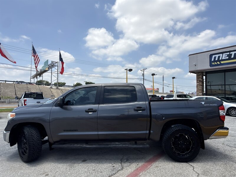 2017 Toyota Tundra SR5 - Photo 8 - Arlington, TX 76011