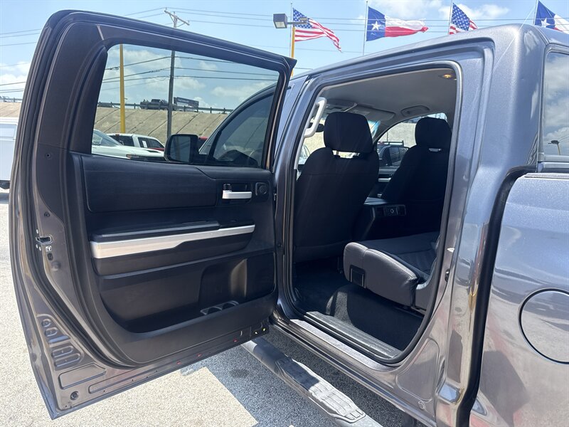 2017 Toyota Tundra SR5 - Photo 15 - Arlington, TX 76011