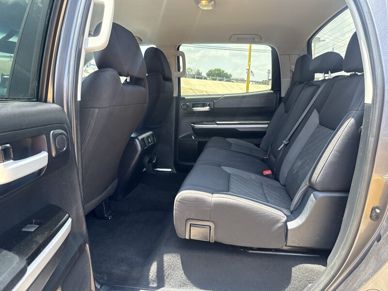 2017 Toyota Tundra SR5 - Photo 16 - Arlington, TX 76011