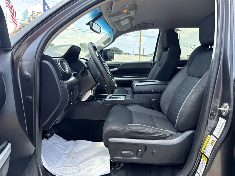 2017 Toyota Tundra SR5 - Photo 14 - Arlington, TX 76011