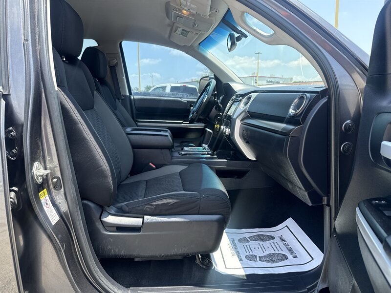2017 Toyota Tundra SR5 - Photo 18 - Arlington, TX 76011
