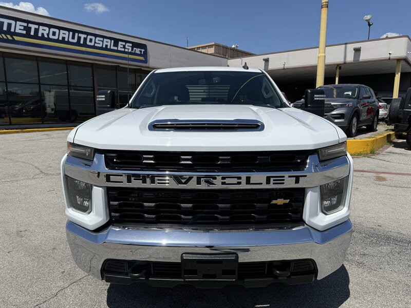 2022 Chevrolet Silverado 2500HD LT - Photo 2 - Arlington, TX 76011