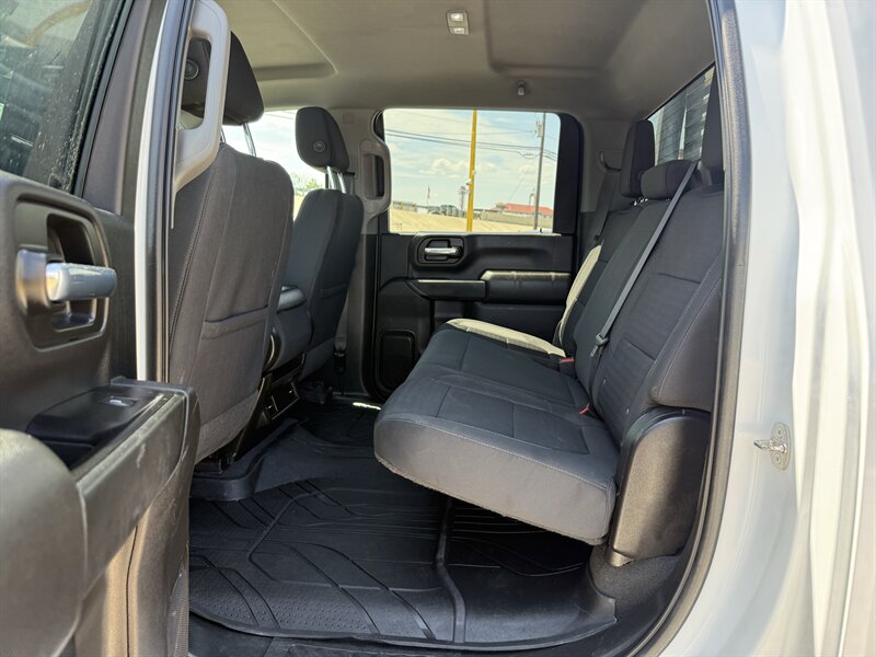 2022 Chevrolet Silverado 2500HD LT - Photo 16 - Arlington, TX 76011