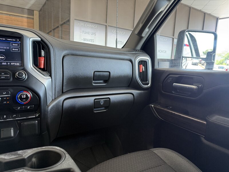2022 Chevrolet Silverado 2500HD LT - Photo 25 - Arlington, TX 76011