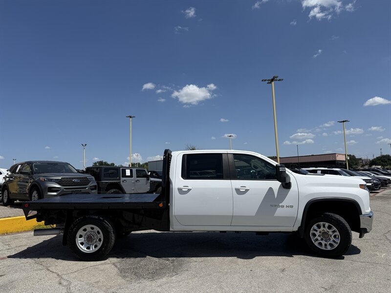 2022 Chevrolet Silverado 2500HD LT - Photo 4 - Arlington, TX 76011