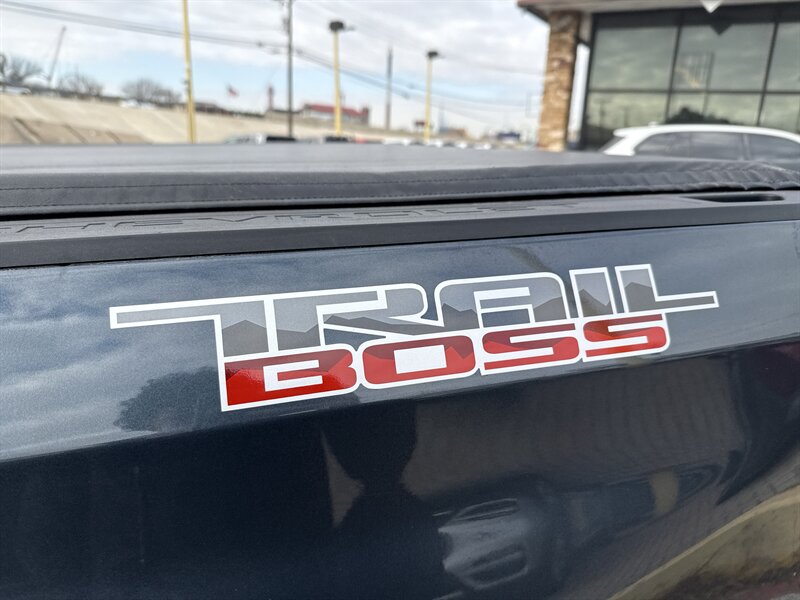 2019 Chevrolet Silverado 1500 LT Trail Boss - Photo 13 - Arlington, TX 76011
