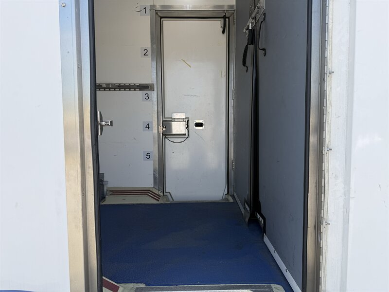 2023 Ford E-350 SD - Photo 19 - Arlington, TX 76011