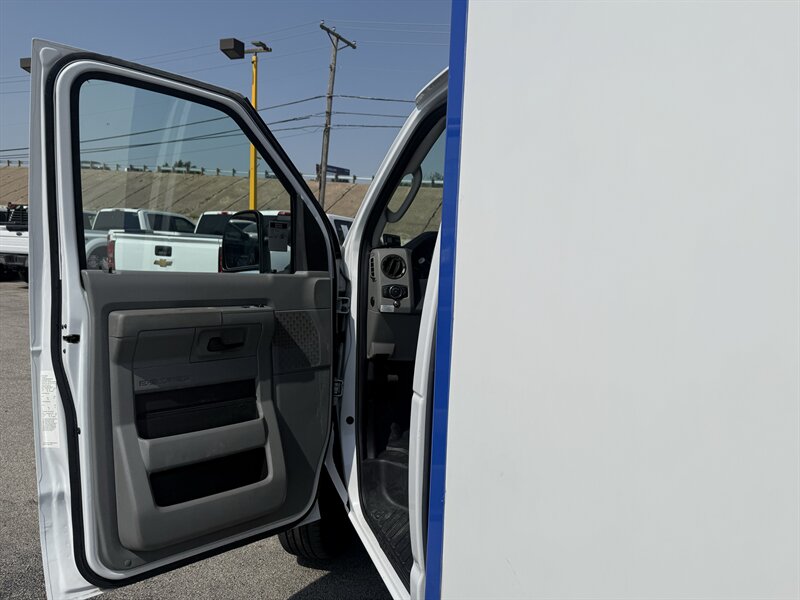 2023 Ford E-350 SD - Photo 14 - Arlington, TX 76011