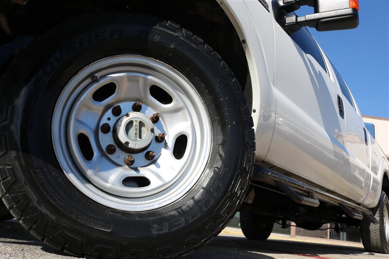 2013 Ford F-250 XLT   - Photo 2 - Arlington, TX 76011