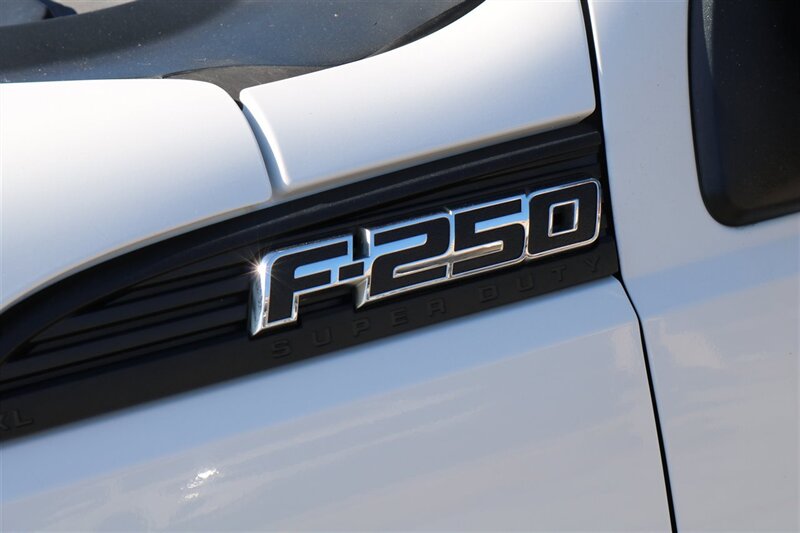2013 Ford F-250 XLT   - Photo 15 - Arlington, TX 76011