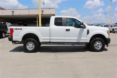 2017 Ford F-250 XL   - Photo 10 - Arlington, TX 76011