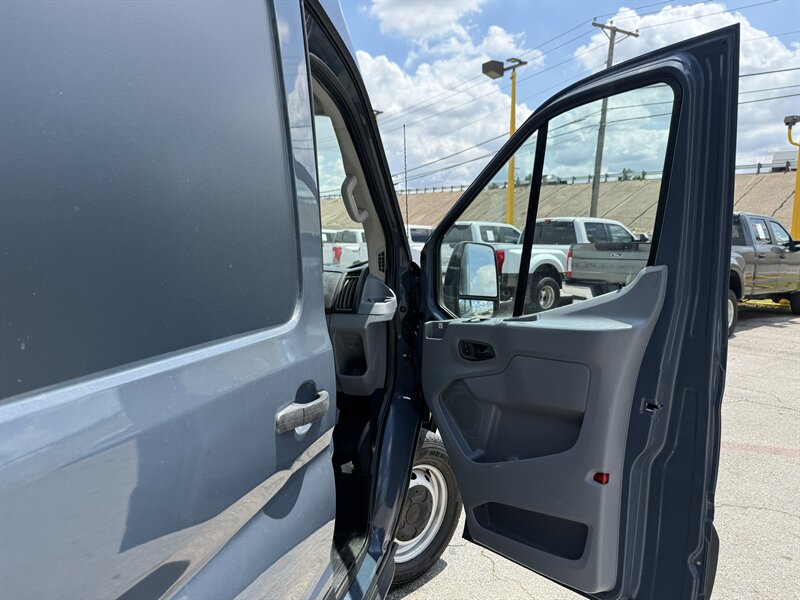 2019 Ford Transit 250 - Photo 14 - Arlington, TX 76011