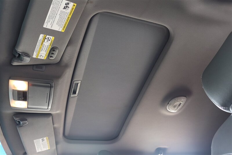 2011 Ford F-150 Platinum - Photo 34 - Arlington, TX 76011
