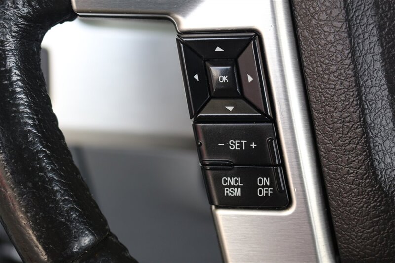 2011 Ford F-150 Platinum - Photo 28 - Arlington, TX 76011