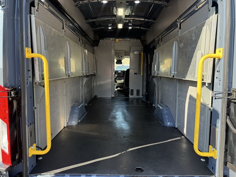 2020 Ford Transit 250 - Photo 7 - Arlington, TX 76011
