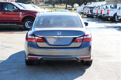 2017 Honda Accord LX   - Photo 8 - Arlington, TX 76011