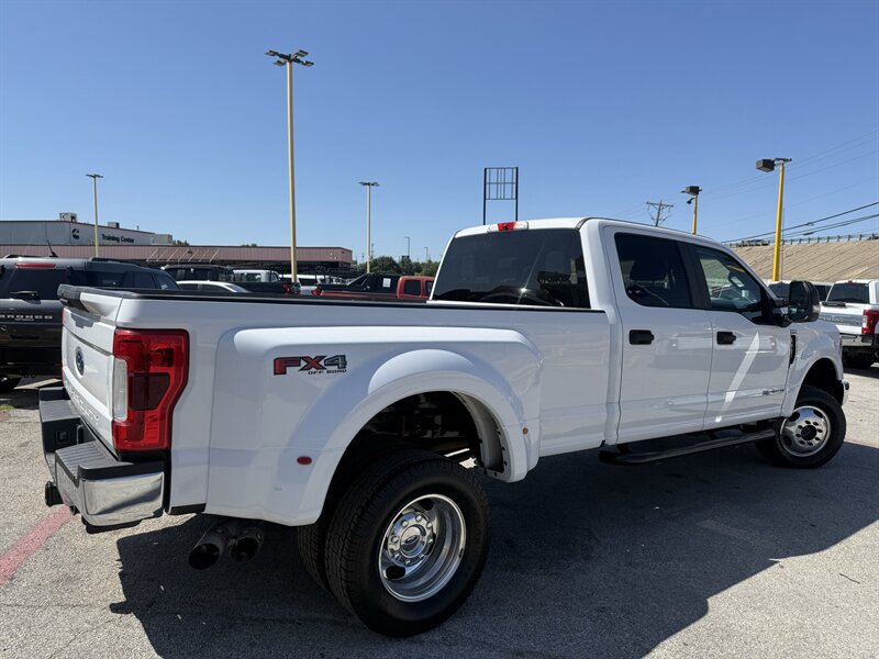 2019 Ford F-350 Super Duty STX - Photo 5 - Arlington, TX 76011