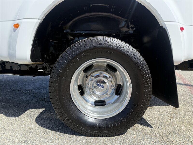 2019 Ford F-350 Super Duty STX - Photo 10 - Arlington, TX 76011