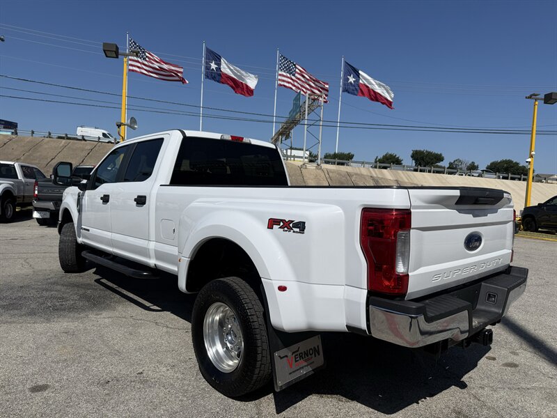 2019 Ford F-350 Super Duty STX - Photo 7 - Arlington, TX 76011