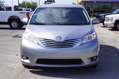 2017 Toyota Sienna LE 7-Passenger   - Photo 12 - Arlington, TX 76011