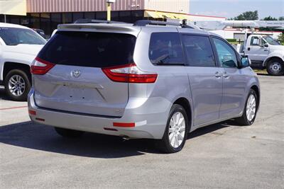 2017 Toyota Sienna LE 7-Passenger   - Photo 9 - Arlington, TX 76011