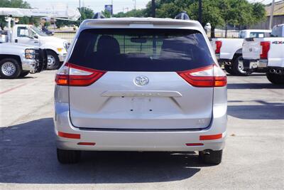 2017 Toyota Sienna LE 7-Passenger   - Photo 8 - Arlington, TX 76011