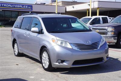 2017 Toyota Sienna LE 7-Passenger   - Photo 11 - Arlington, TX 76011