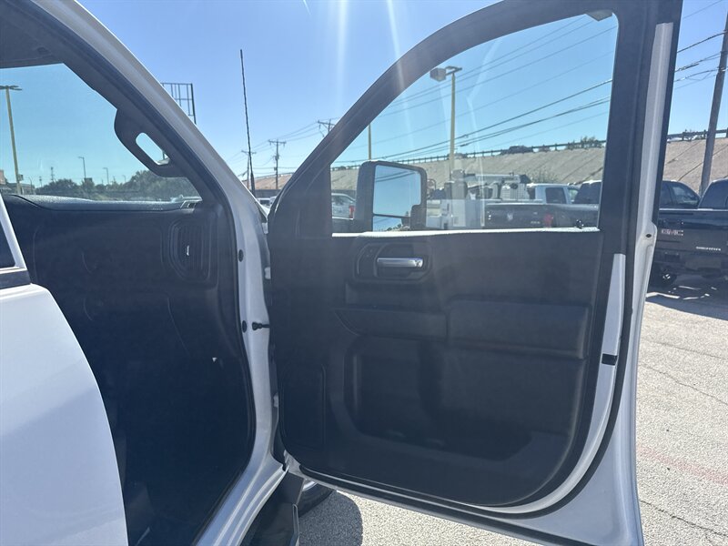 2021 Chevrolet Silverado 3500 Work Truck   - Photo 18 - Arlington, TX 76011