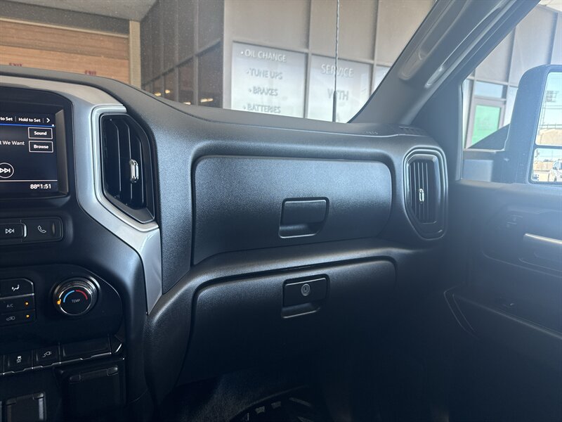 2021 Chevrolet Silverado 3500 Work Truck   - Photo 26 - Arlington, TX 76011