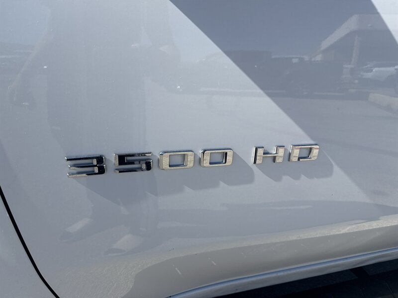 2021 Chevrolet Silverado 3500 Work Truck   - Photo 12 - Arlington, TX 76011