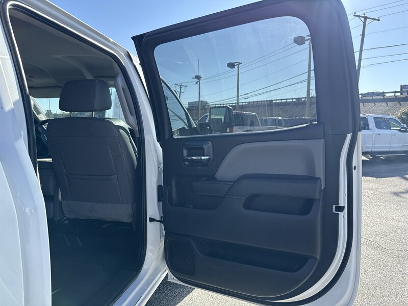 2018 Chevrolet Silverado 2500 Work Truck - Photo 18 - Arlington, TX 76011