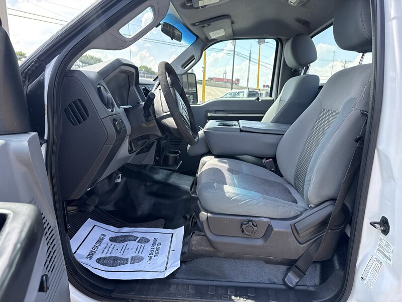 2015 Ford F-250 XL - Photo 13 - Arlington, TX 76011