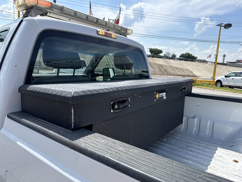 2015 Ford F-250 XL - Photo 16 - Arlington, TX 76011