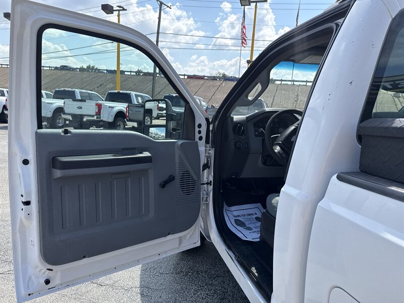 2015 Ford F-250 XL - Photo 12 - Arlington, TX 76011