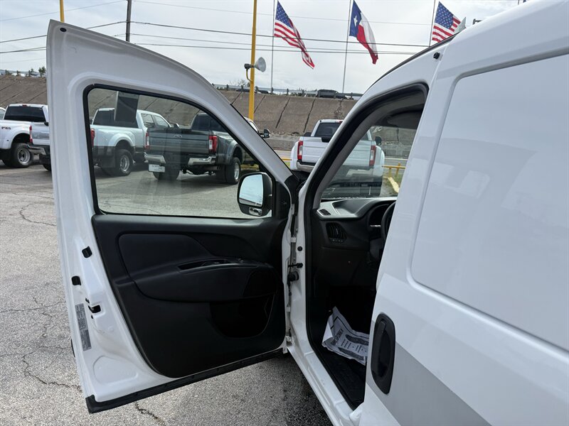 2019 RAM ProMaster City Tradesman SLT - Photo 13 - Arlington, TX 76011