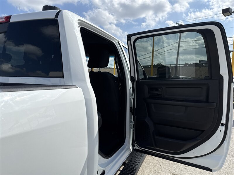 2024 RAM 2500 Tradesman - Photo 18 - Arlington, TX 76011