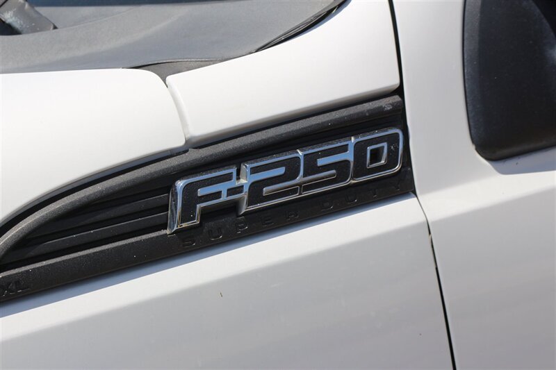 2012 Ford F-250 XL - Photo 15 - Arlington, TX 76011