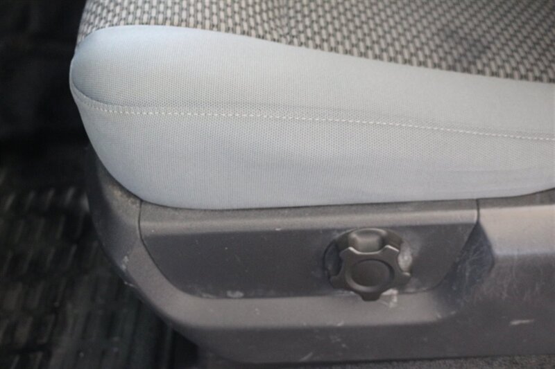 2012 Ford F-250 XL - Photo 30 - Arlington, TX 76011